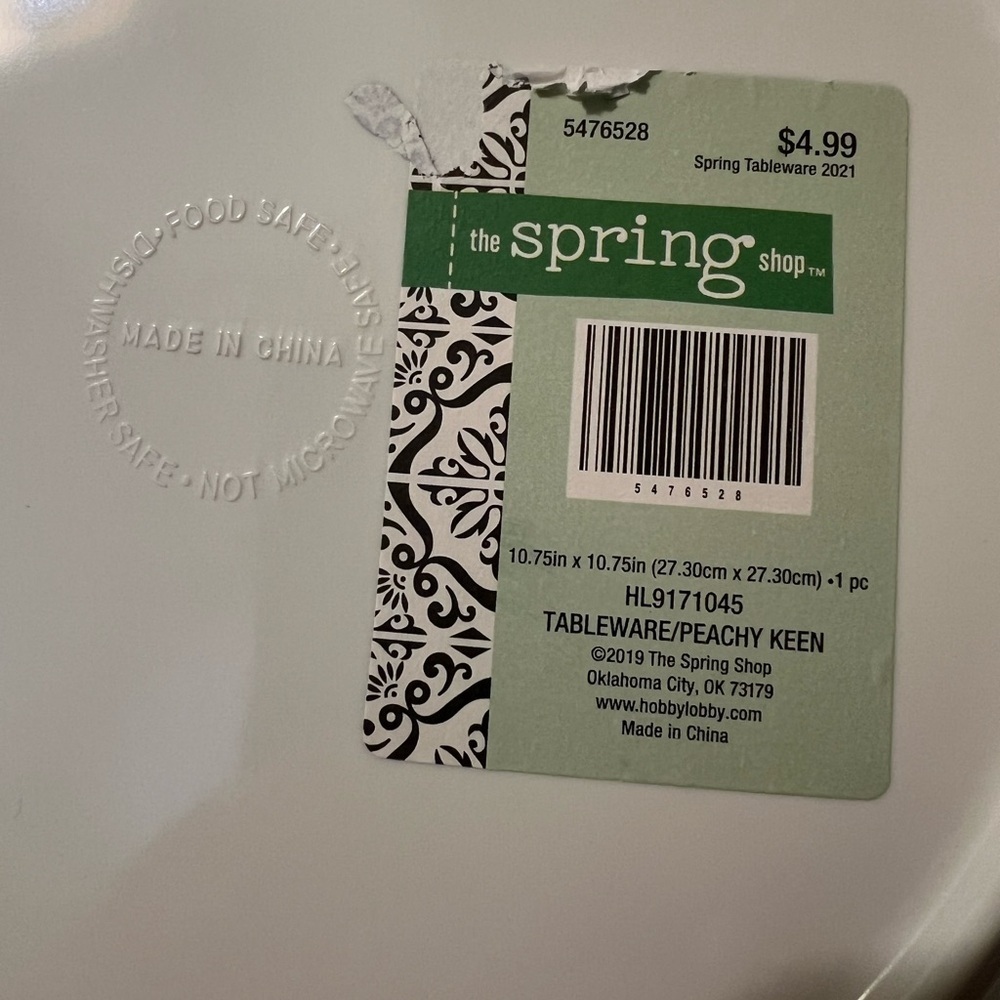 Peach Patterned plastic plates - Picture 4 of 4